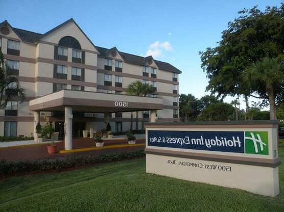 Holiday Inn Express Fort Lauderdale North - Executive Airport - Photo2