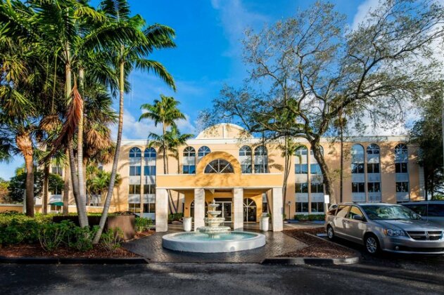 La Quinta Inn & Suites Fort Lauderdale Tamarac - Photo3