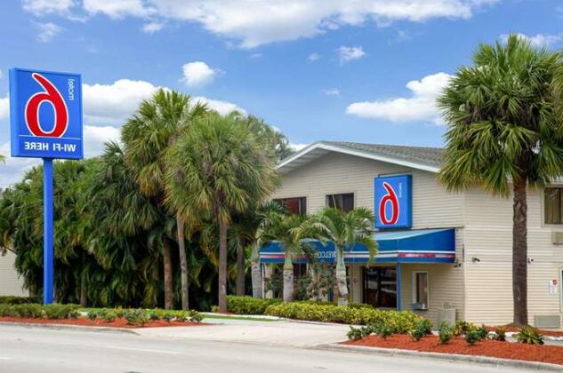 Motel 6 Fort Lauderdale - Photo2