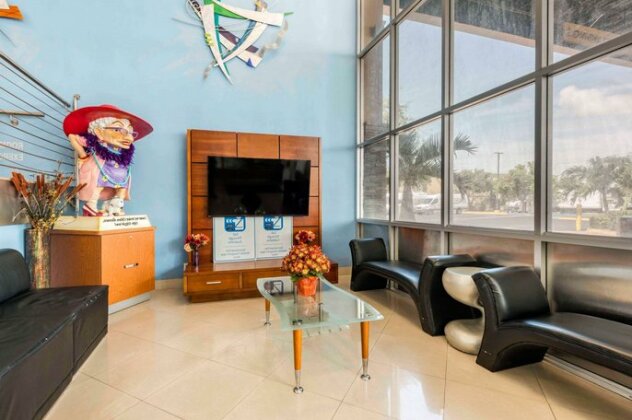 Rodeway Inn & Suites Fort Lauderdale Airport & Cruise Port - Photo4
