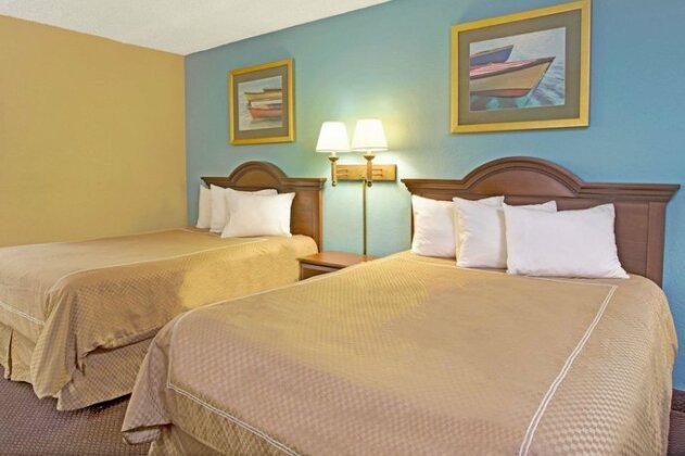 Super 8 by Wyndham Dania Fort Lauderdale Arpt - Photo5