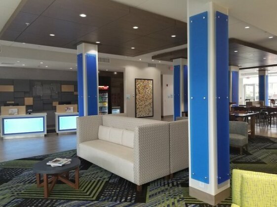 Holiday Inn Express & Suites - Fort Mill - Photo5