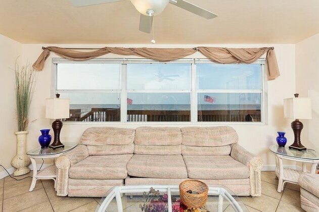 Beach Pub Beauty Apartment 2 by Vacation Rental Pros - Photo3