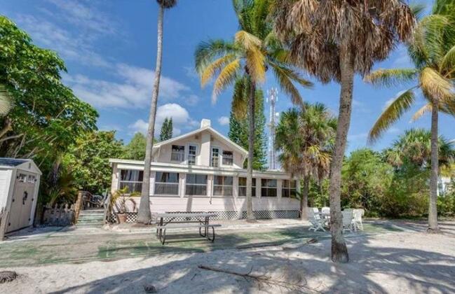 Beachfront Dunes by Vacation Rental Pros - Photo2