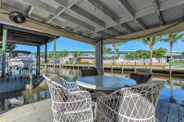 Dolphin Hideaway by Vacation Rental Pros - Photo3
