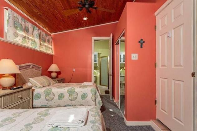Dolphin Hideaway by Vacation Rental Pros - Photo5