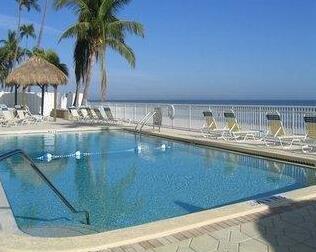 Kahlua Beach Club - Photo5