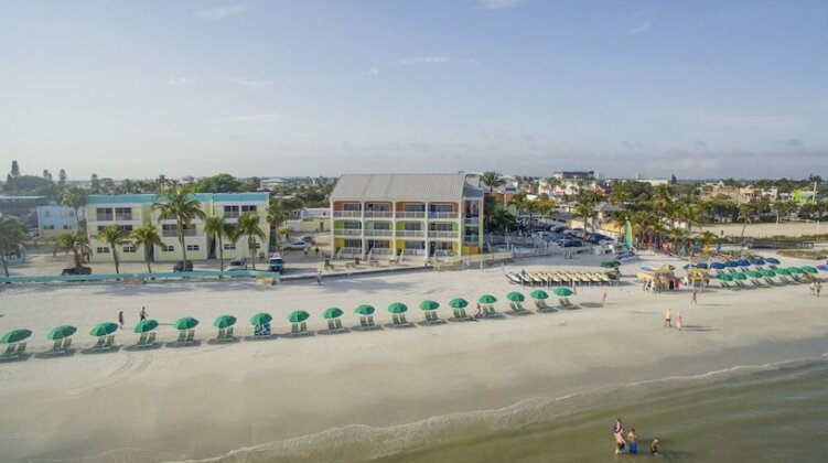 Pierview Hotel and Suites - Photo2