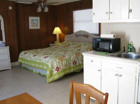 The Holiday Court Villas and Suites - Photo4