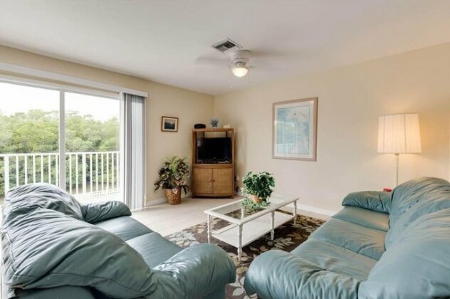 Tropical Shores Upper Level 4 Bedroom Sleeps 12 Private Heated Pool - Photo2