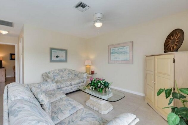 Tropical Shores Upper Level 4 Bedroom Sleeps 12 Private Heated Pool - Photo5