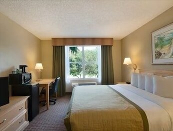 Baymont by Wyndham Fort Myers Airport - Photo5