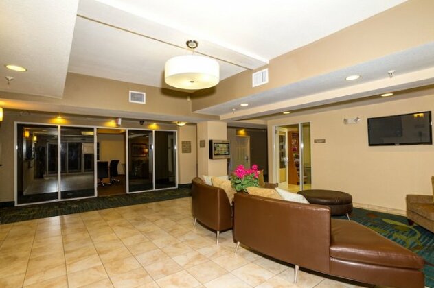 Candlewood Suites Fort Myers Interstate 75 - Photo3