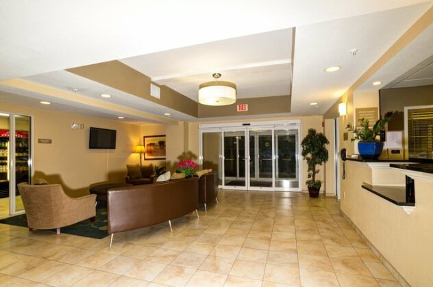 Candlewood Suites Fort Myers Interstate 75 - Photo4