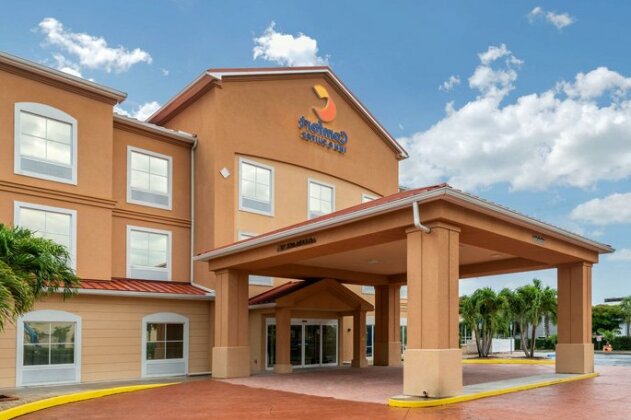 Comfort Inn & Suites Fort Myers Airport - Photo2
