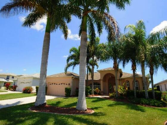 Fort Myers Pool Homes - Photo3