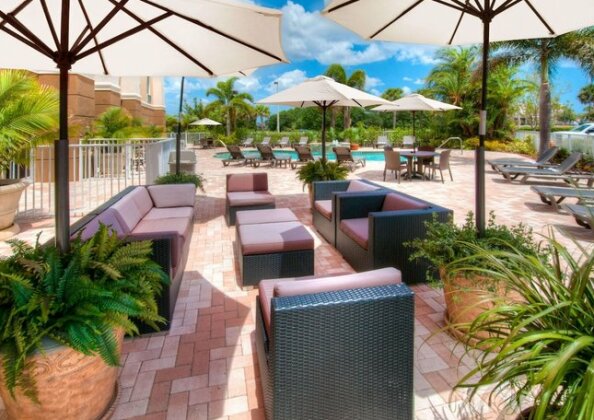 Hampton Inn & Suites Fort Myers-Colonial Boulevard - Photo2
