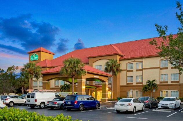 La Quinta Inn & Suites Fort Myers Airport - Photo3