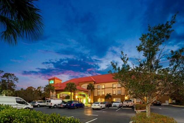 La Quinta Inn & Suites Fort Myers Airport - Photo4