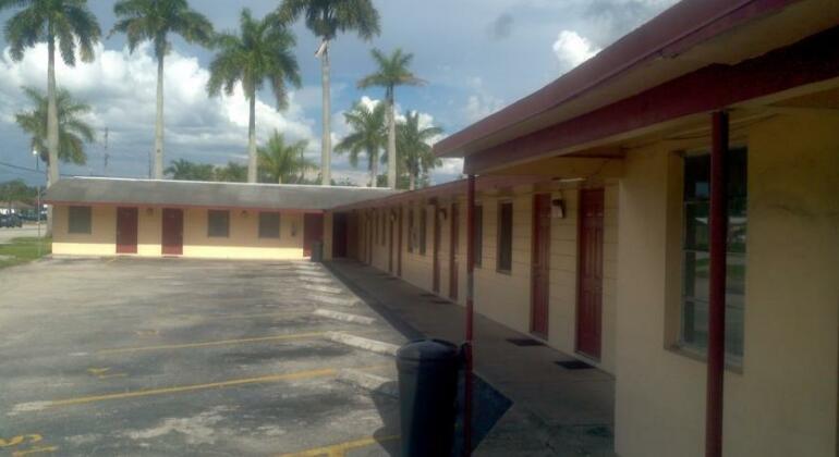 Palm City Motel - Photo2