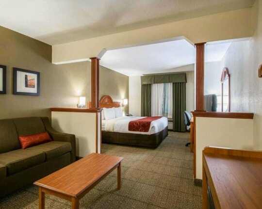 Comfort Suites Fort Pierce - Photo2