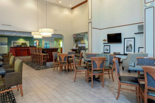 Hampton Inn & Suites - Fort Pierce - Photo3