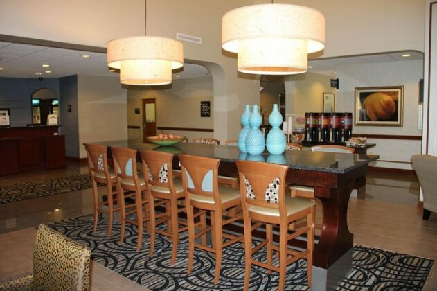 Hampton Inn & Suites - Fort Pierce - Photo4