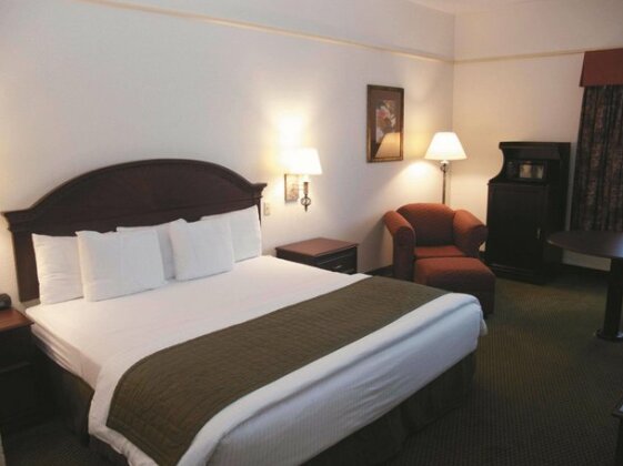 La Quinta Inn & Suites Fort Pierce - Photo2