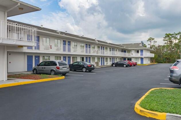 Motel 6 Fort Pierce - Photo2