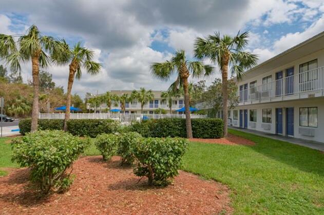 Motel 6 Fort Pierce - Photo4