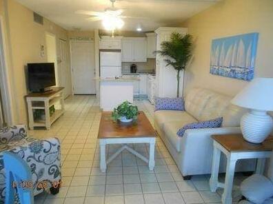 Ocean Village Capstan 112 - Photo3