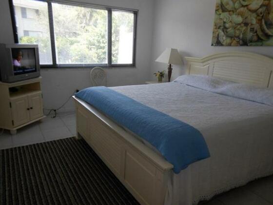 Ocean Village Coral Cluster 1114 - Photo5