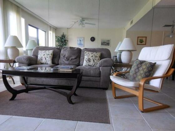 Ocean Village Coral Cluster 1212 - Photo2