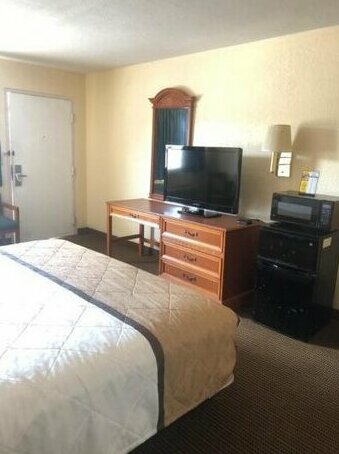 Holiday Lodge and Suites - Fort Walton Beach