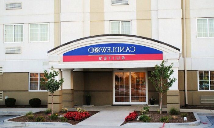 Candlewood Suites Fort Wayne - NW - Photo2