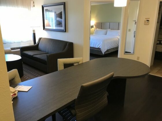 Candlewood Suites Fort Wayne - NW - Photo5