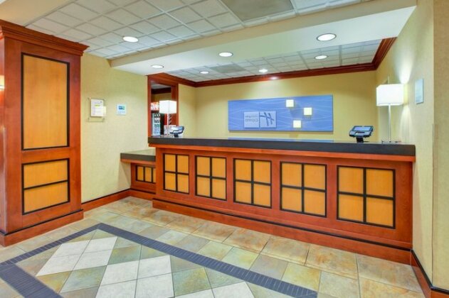 Holiday Inn Express Hotel & Suites Fort Wayne - Photo2
