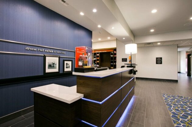 Hampton Inn & Suites Dallas/Ft Worth Airport South - Photo2