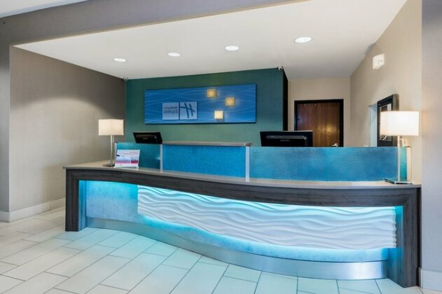 Holiday Inn Express Hotel and Suites Fort Worth/I-20 - Photo3