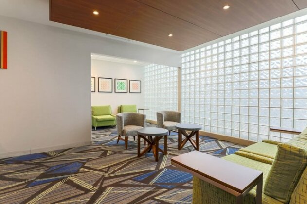 Holiday Inn Express Hotel & Suites Fort Worth Downtown - Photo5