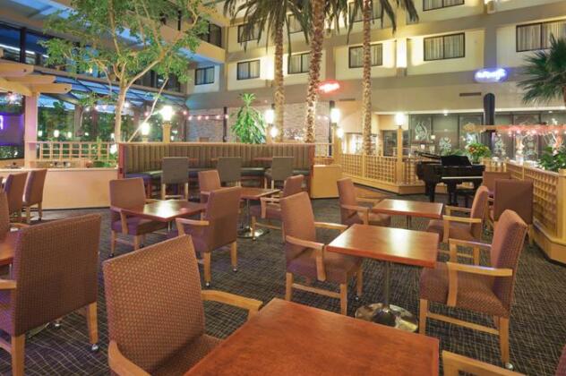 Crowne Plaza Hotel Foster City-San Mateo - Photo4