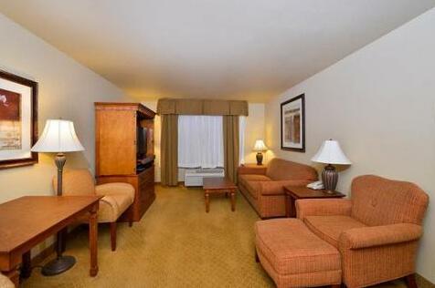 Lakeshore Hotel and Suites - Photo3