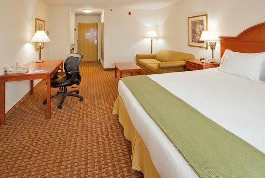 Holiday Inn Express Hotel & Suites Frackville - Photo2