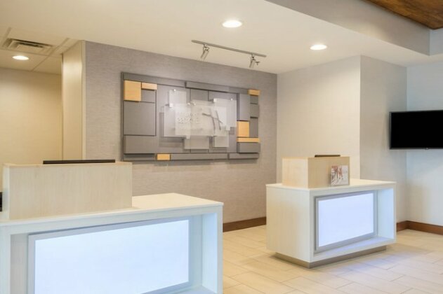 Holiday Inn Express Hotel & Suites Frankfort - Photo2