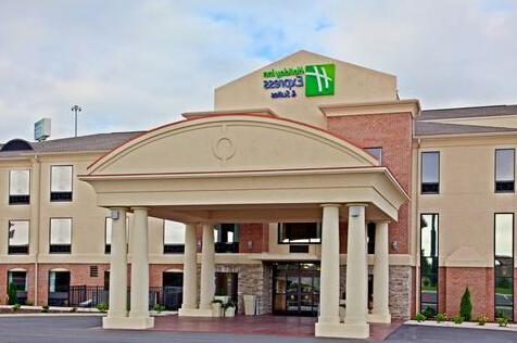 Holiday Inn Express Hotel & Suites Franklin - Photo2