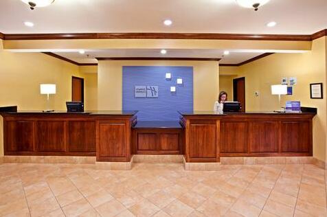 Holiday Inn Express Hotel & Suites Franklin - Photo3