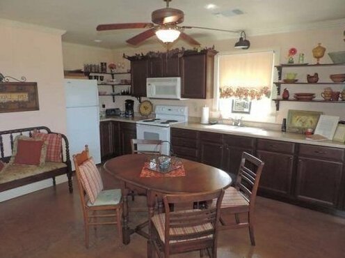 Hillside Cabin Fredericksburg - Photo4