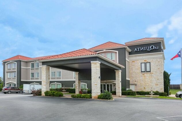 La Quinta Inn & Suites Fredericksburg - Photo2
