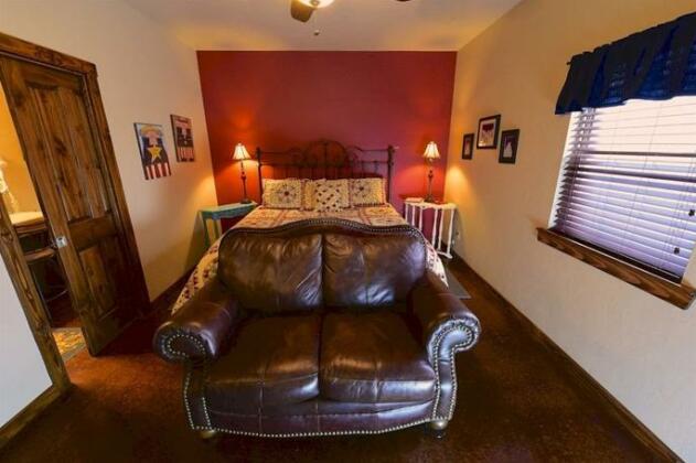 Lazy T Bed and Breakfast - Photo2