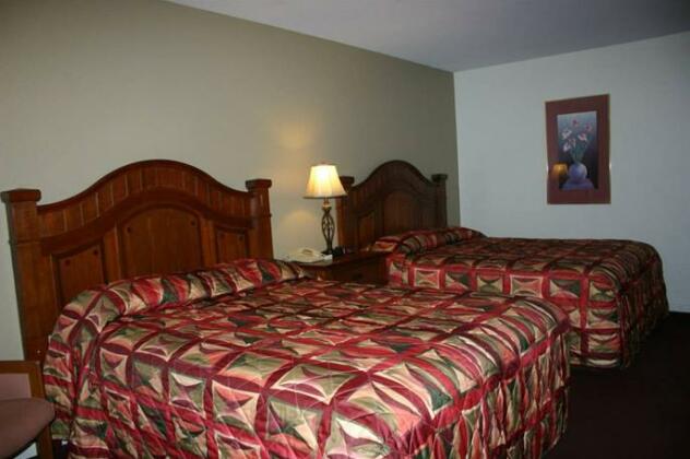 Sunset Inn and Suites Fredericksburg - Photo4